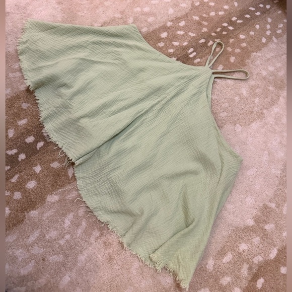 How very loved BNWOT lime green flowy halter tank blouse women’s size large - Picture 3 of 8